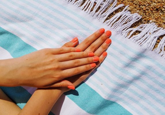 ushas como proteger tus manos del sol